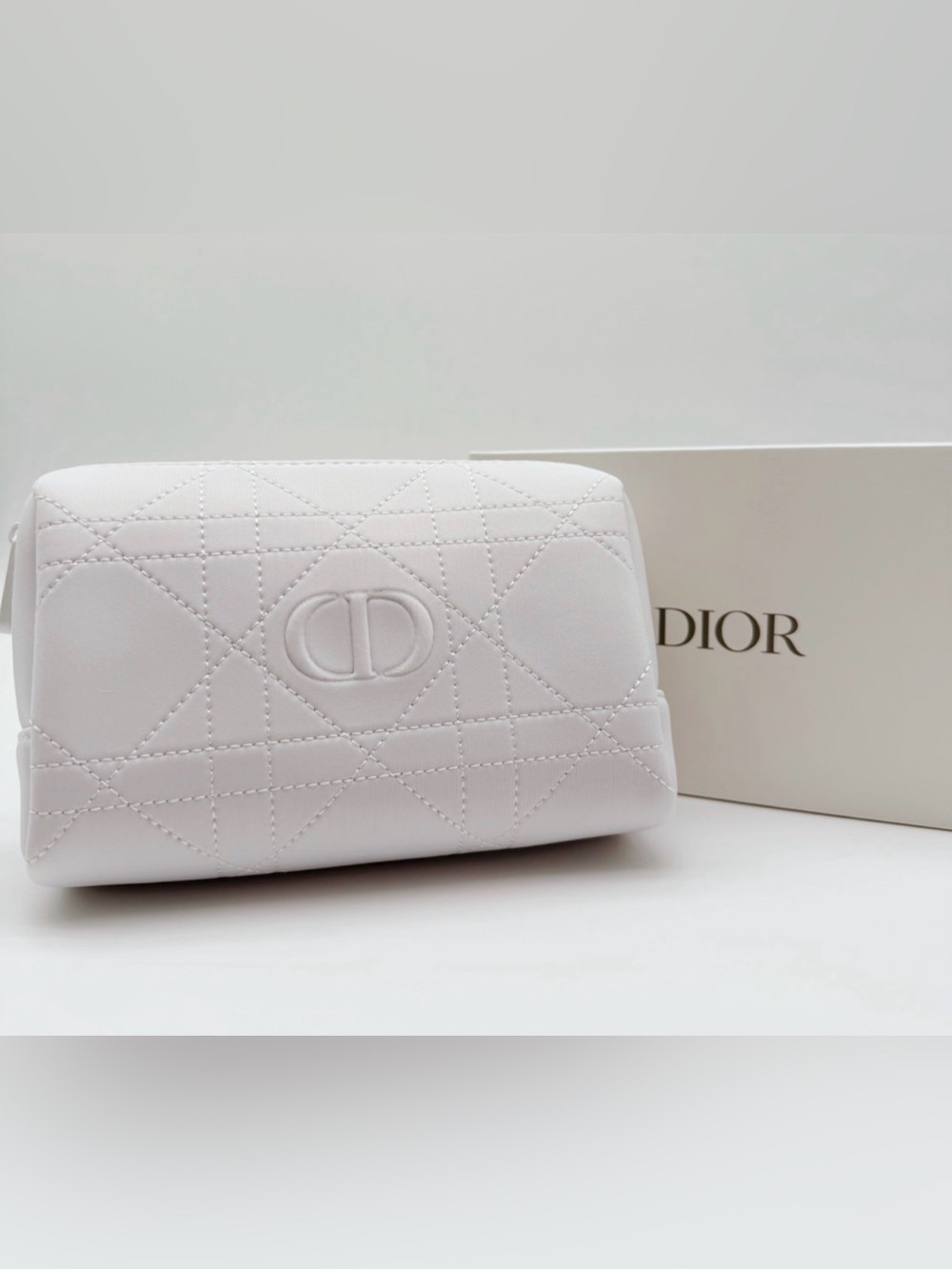 Dior GWP✨🤍🪩White Quilted Cosmetic Case with CD Logo